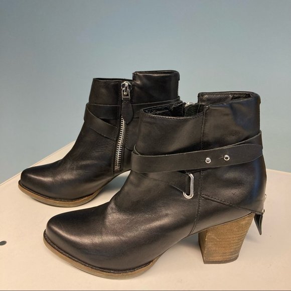 THE WISHBONE COLLECTION Sz 9 Lilla Stacked 3” Heel Zipper Western Style Booties - Picture 4 of 10